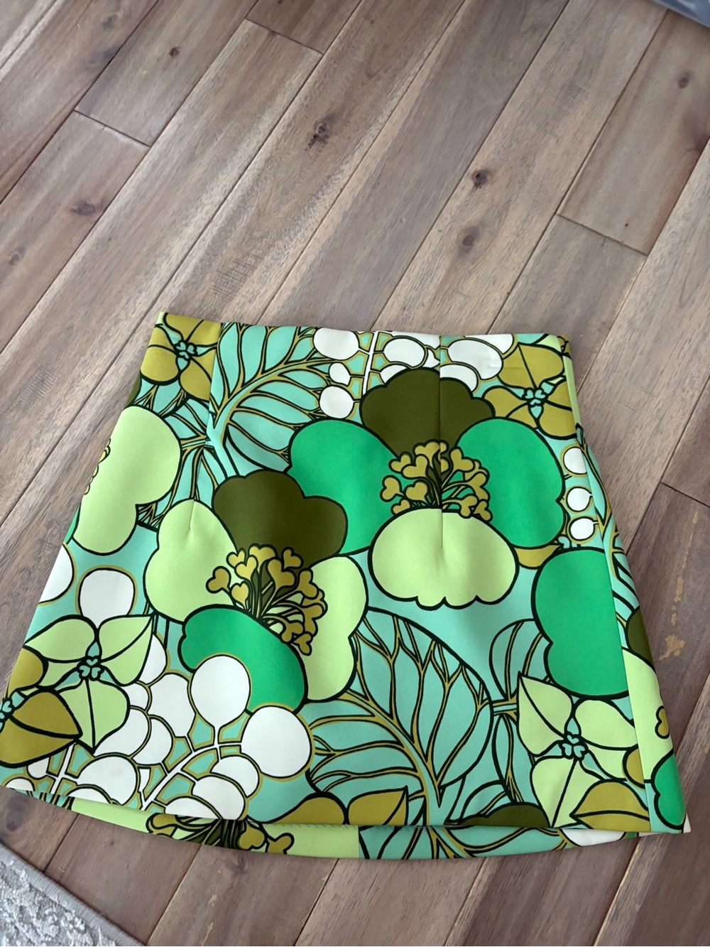 Zara Green Floral Short Skirt